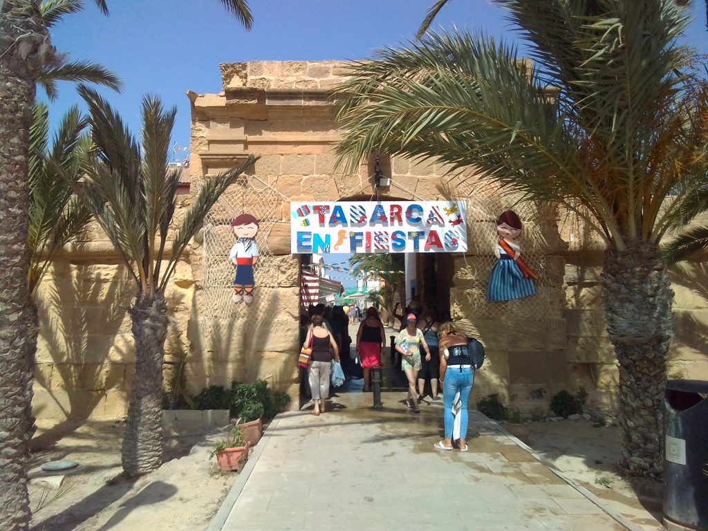 Isla de Tabarca Pack Catamarán + Comida Típica Restaurante